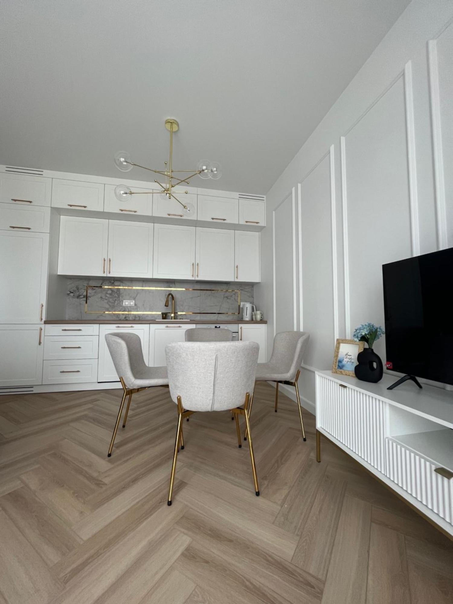 Apartament Vulcano Komfort Nowy Ursus Warsaw Exterior photo